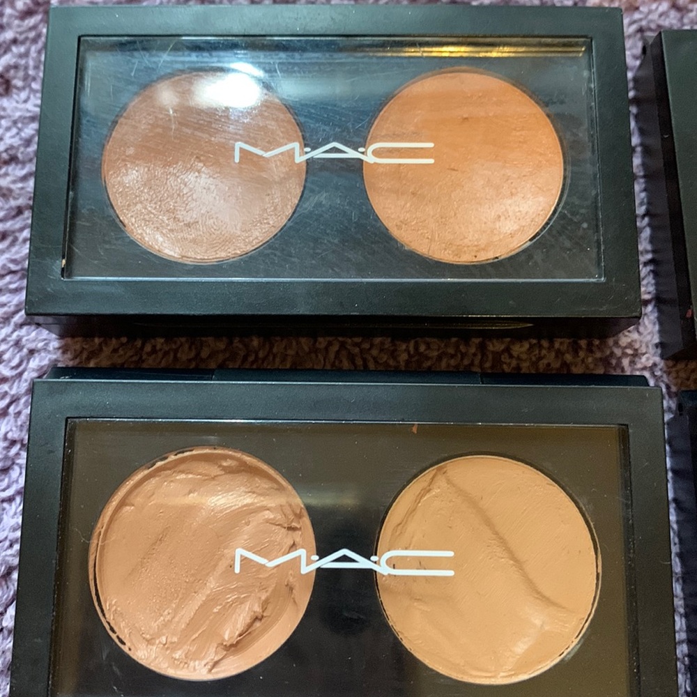 EACH. MAC DUO Concealers - Picture 2 of 8